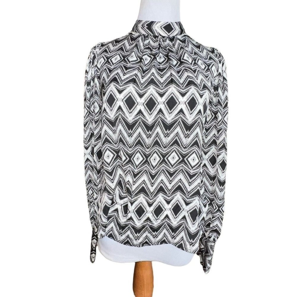 JOIE BLACK WHITE GEOMETRIC PRINT HIGH PLEATED‎ NECK BLOUSE WOMEN SIZE XS CUT OUT